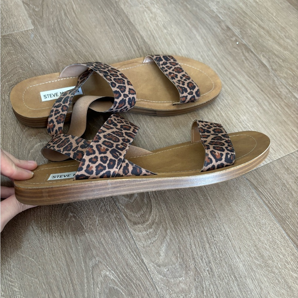 Steve Madden Brown Tan Sandals with Animal Print - Picture 6 of 6